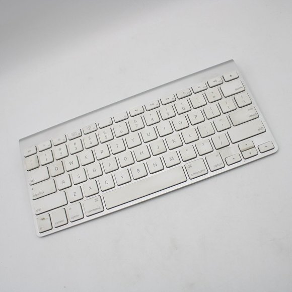 Apple Wireless Keyboard A1255 Bluetooth Magic 2007 - Picture 2 of 5